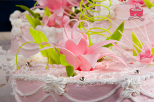 Classy and Fancy Cake Design Ideas for Women's Birthday - WarmOven Blog