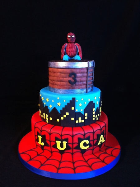 Spiderman Big Cake Half Kg Buy Spiderman Big Cake Online Warmoven